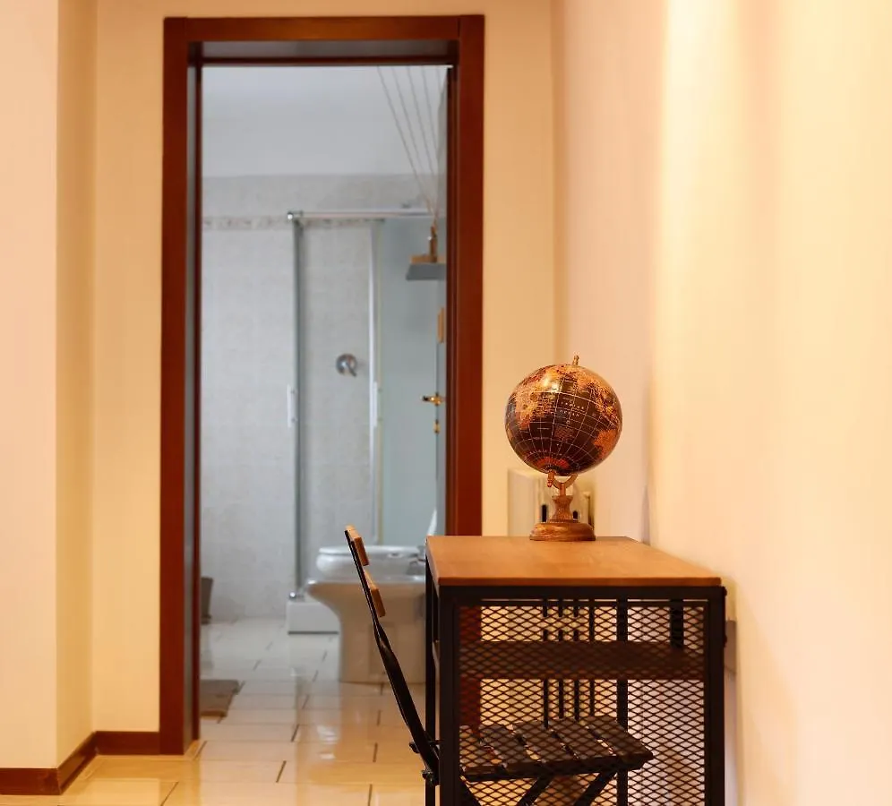 Emily House Vignola Apartman